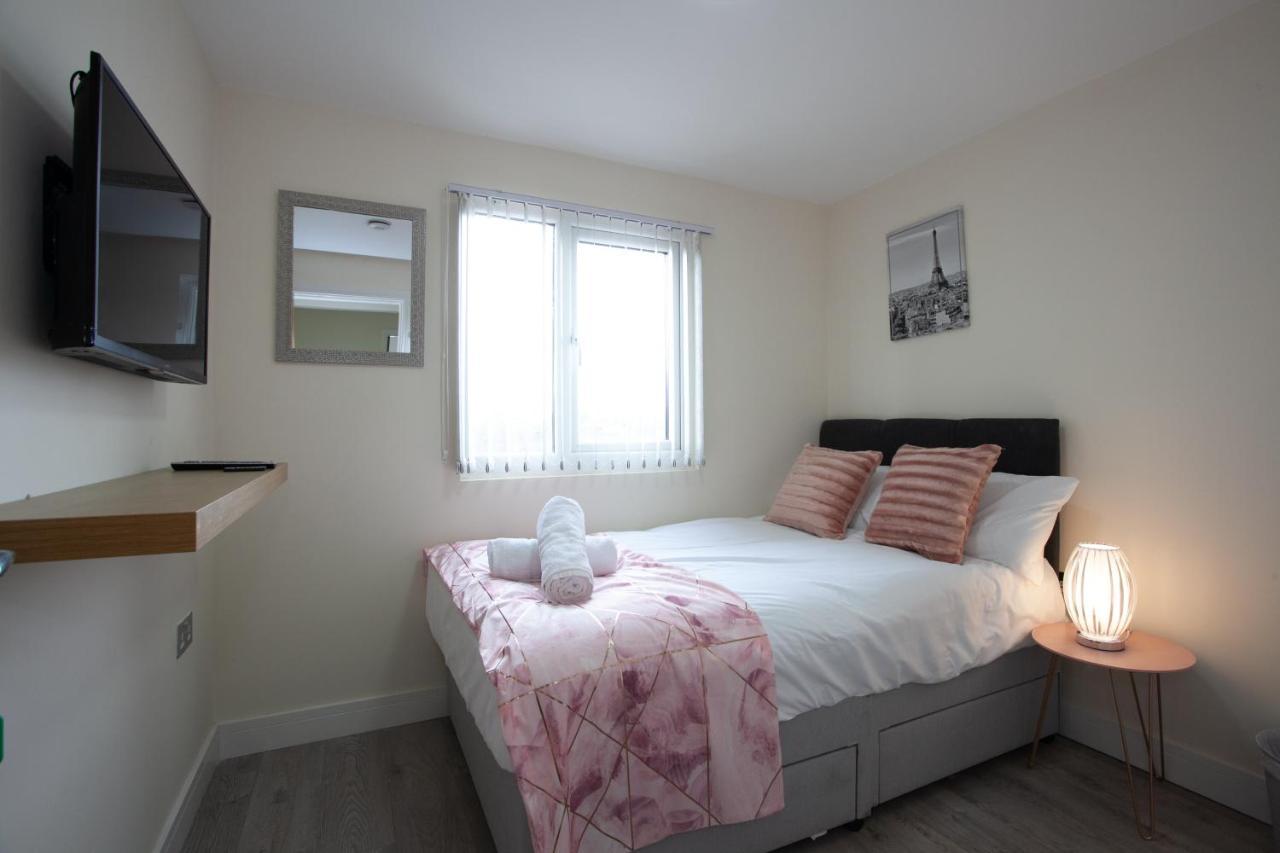 6 Bedroom House 10Min Drive From City Centre 맨체스터 외부 사진