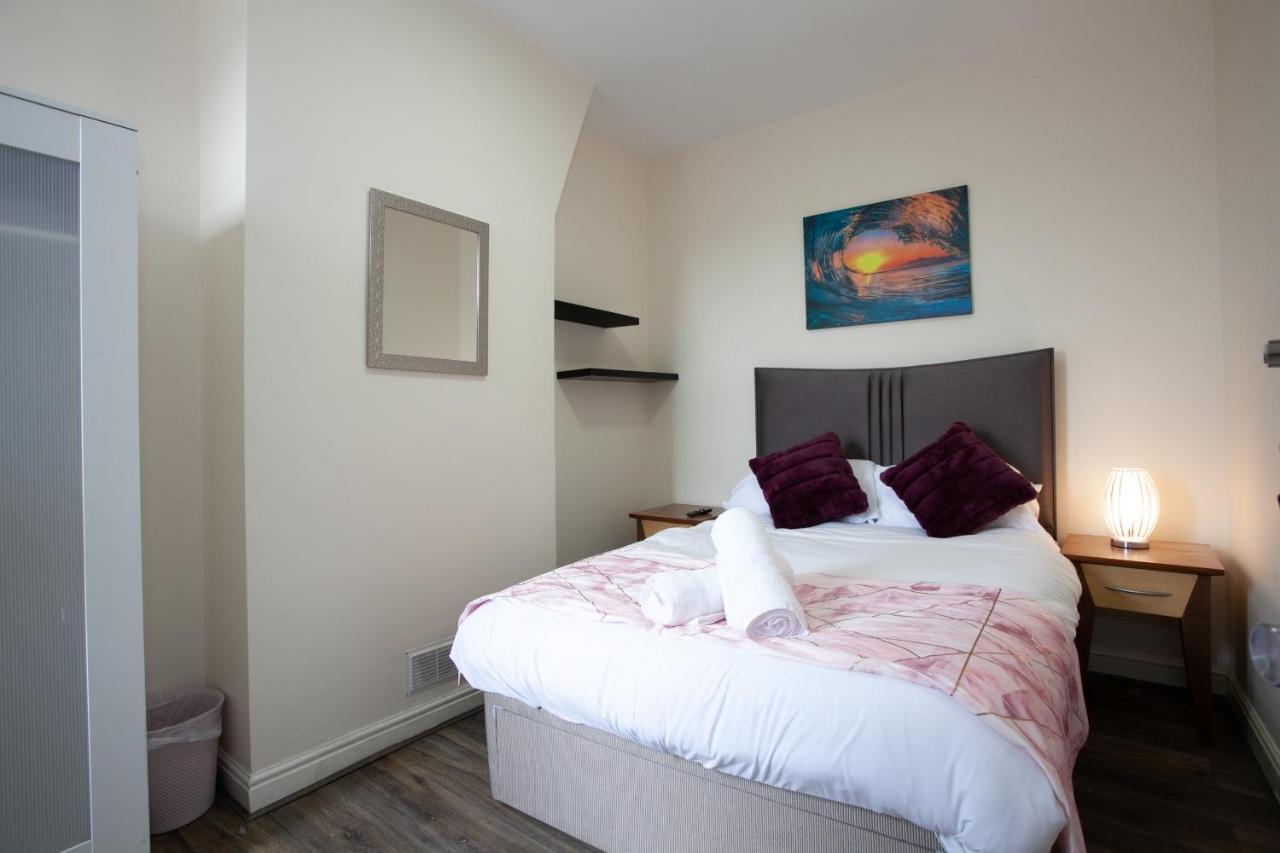 6 Bedroom House 10Min Drive From City Centre 맨체스터 외부 사진