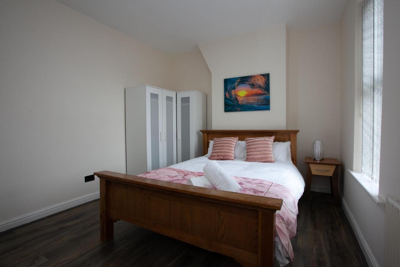 6 Bedroom House 10Min Drive From City Centre 맨체스터 외부 사진