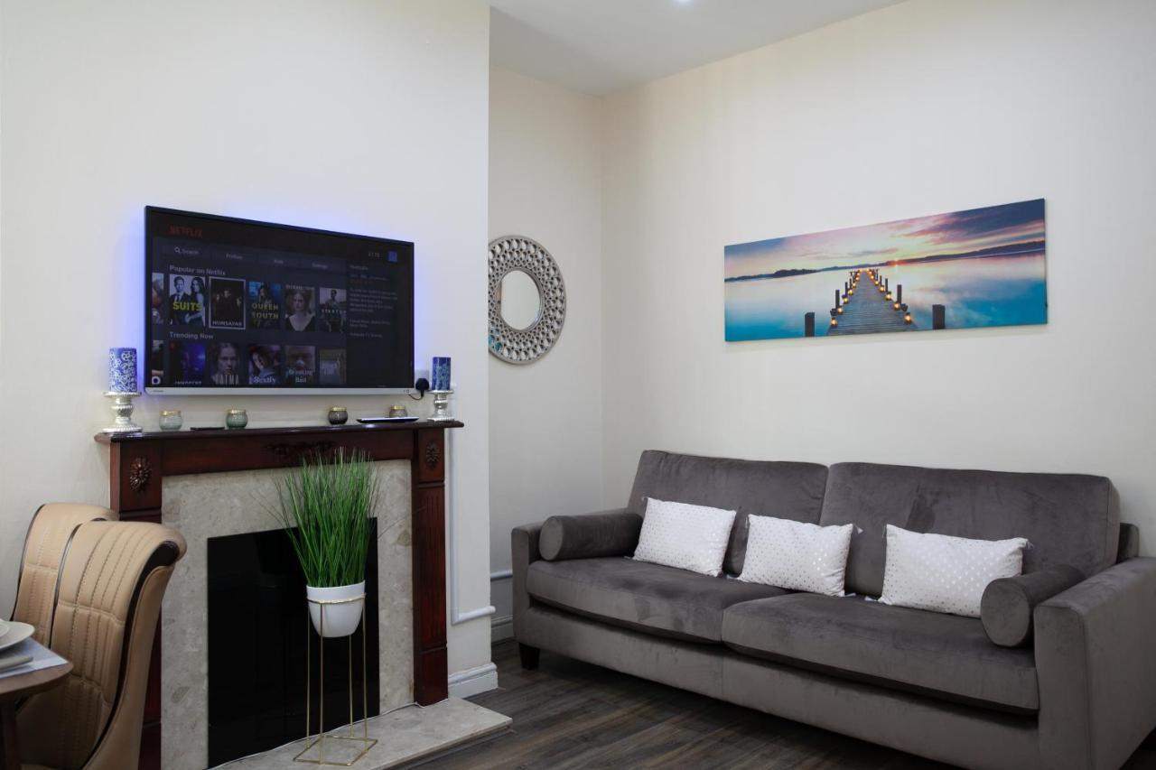 6 Bedroom House 10Min Drive From City Centre 맨체스터 외부 사진