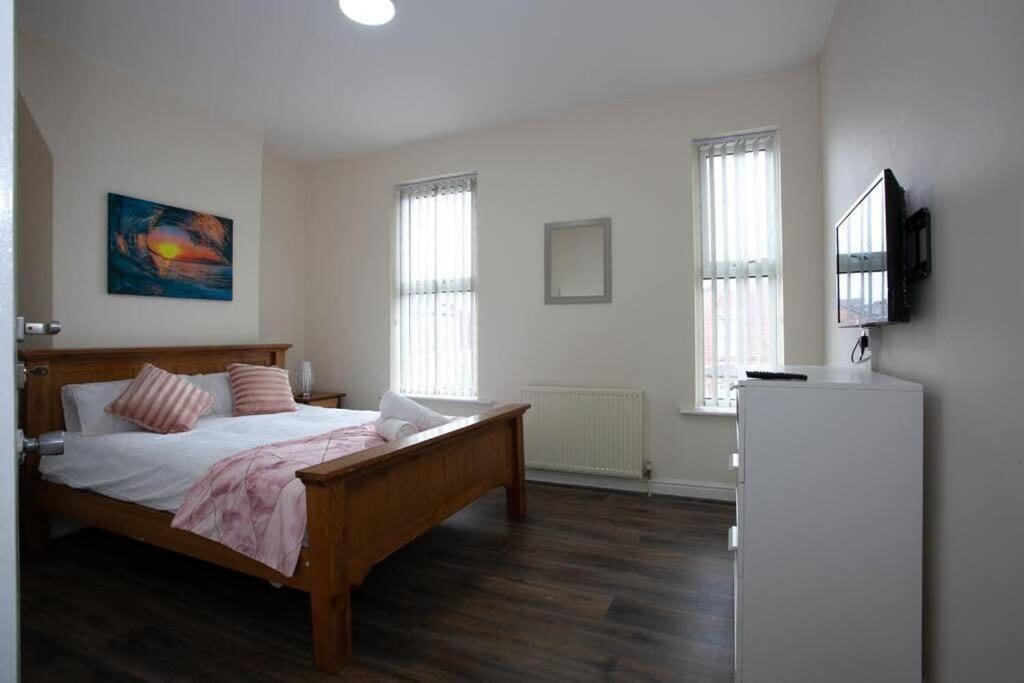 6 Bedroom House 10Min Drive From City Centre 맨체스터 외부 사진
